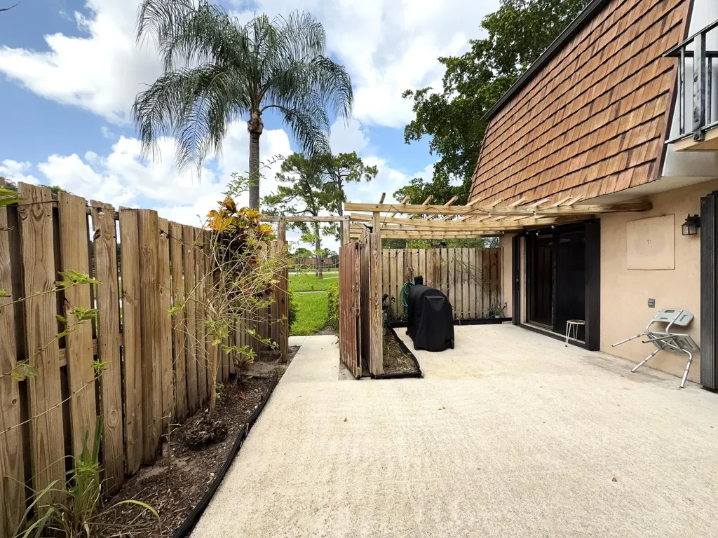 1905 19th Lane Greenacres FL 33463