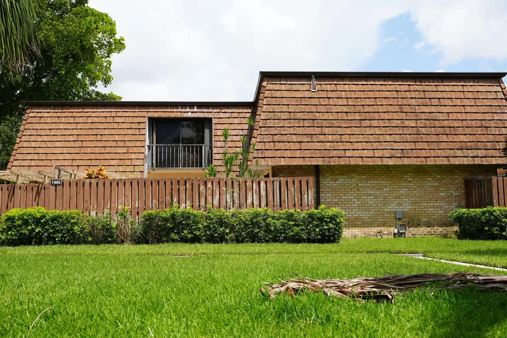1905 19th Lane Greenacres FL 33463