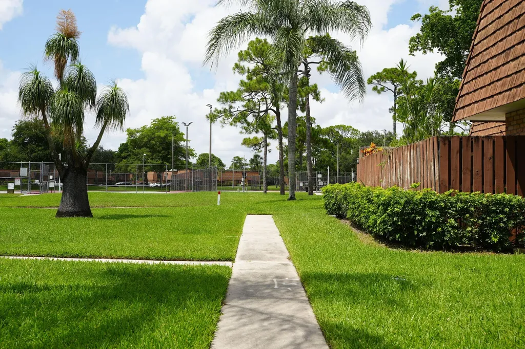 1905 19th Lane Greenacres FL 33463