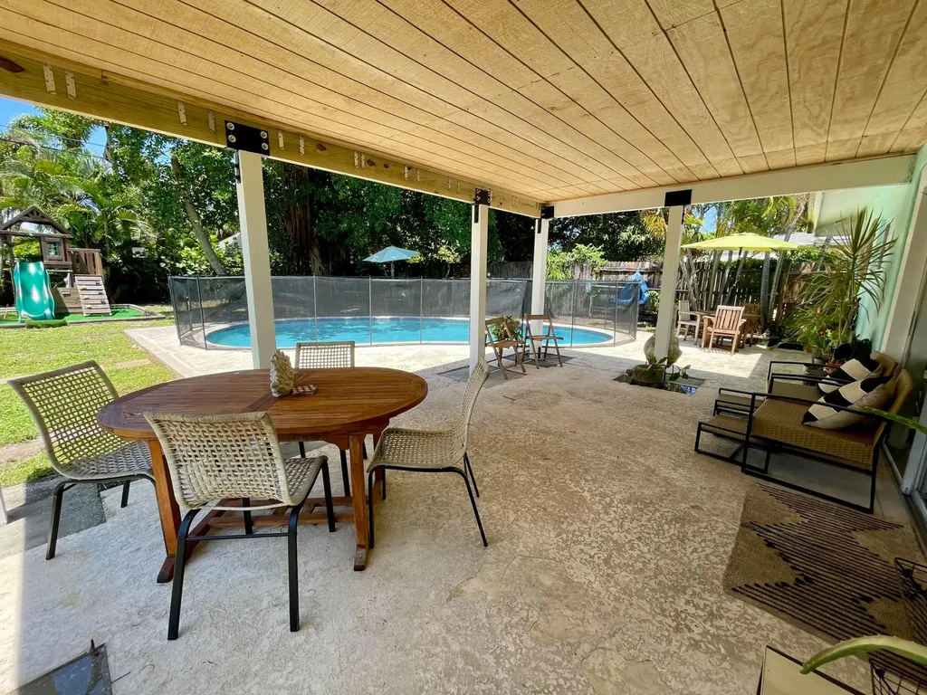 415 Beacon Street Tequesta FL 33469