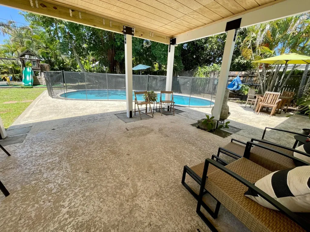 415 Beacon Street Tequesta FL 33469