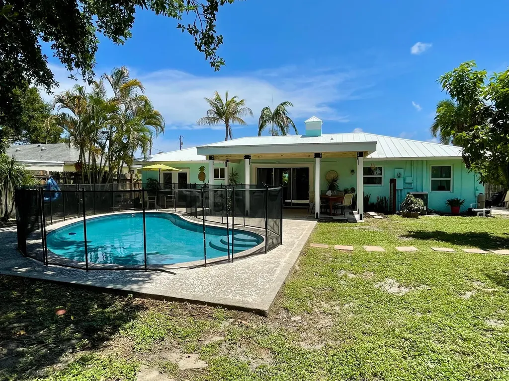 415 Beacon Street Tequesta FL 33469