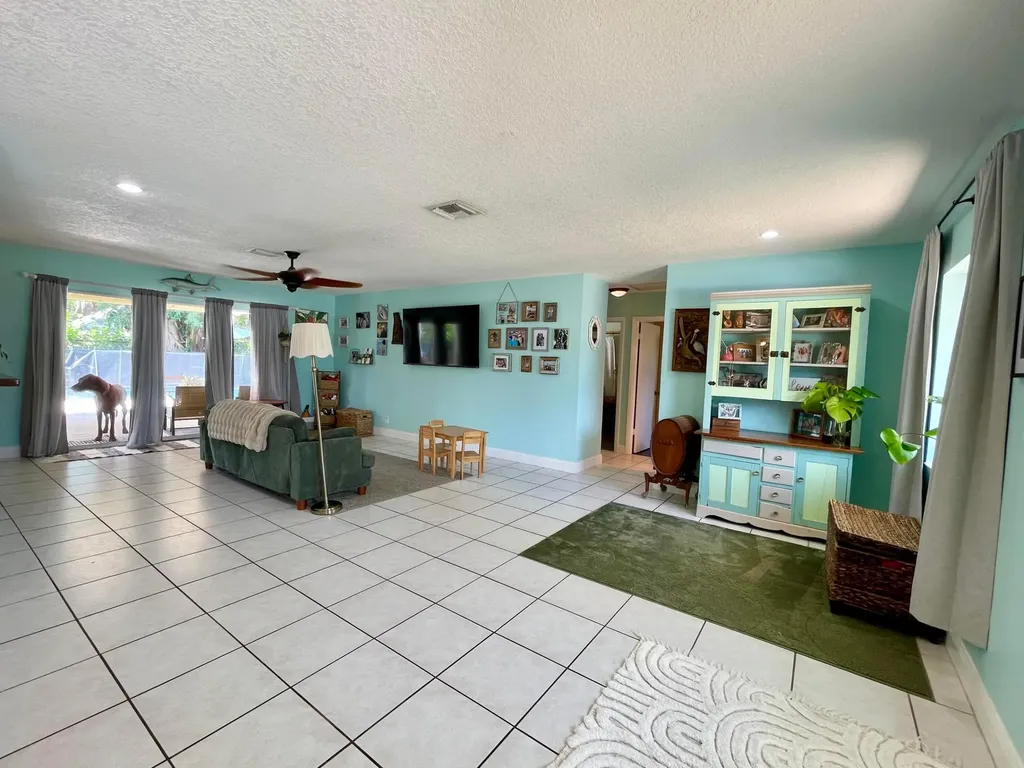 415 Beacon Street Tequesta FL 33469