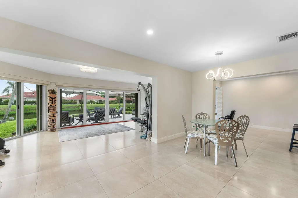 362 Yorktowne Circle Atlantis FL 33462