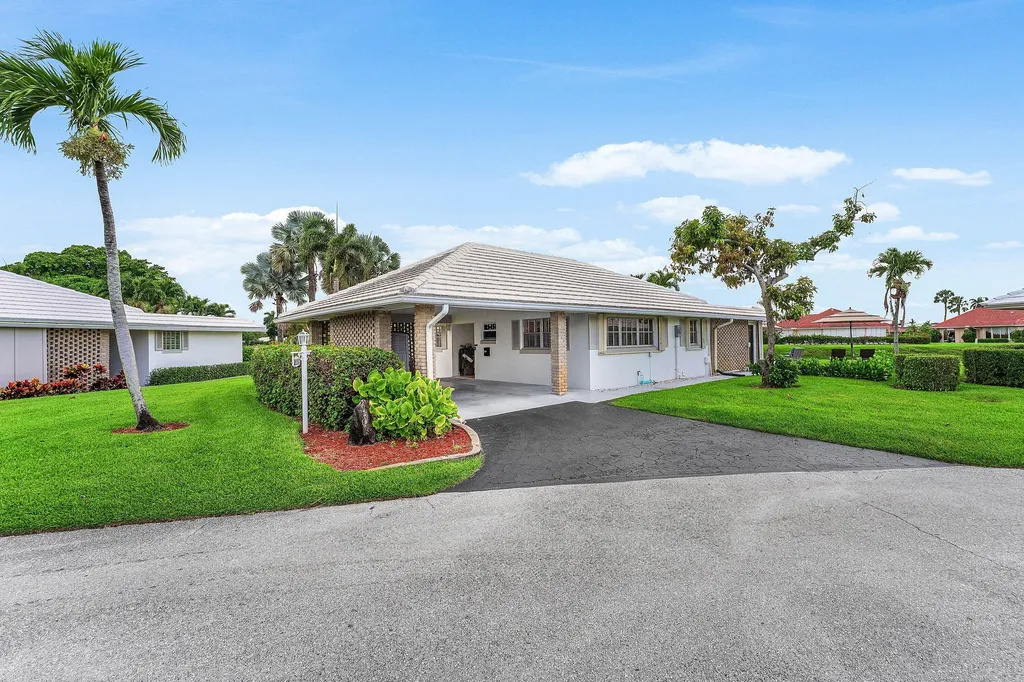 362 Yorktowne Circle Atlantis FL 33462