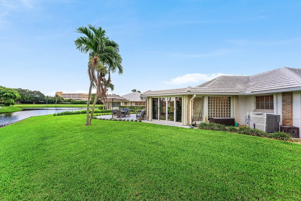 362 Yorktowne Circle Atlantis FL 33462