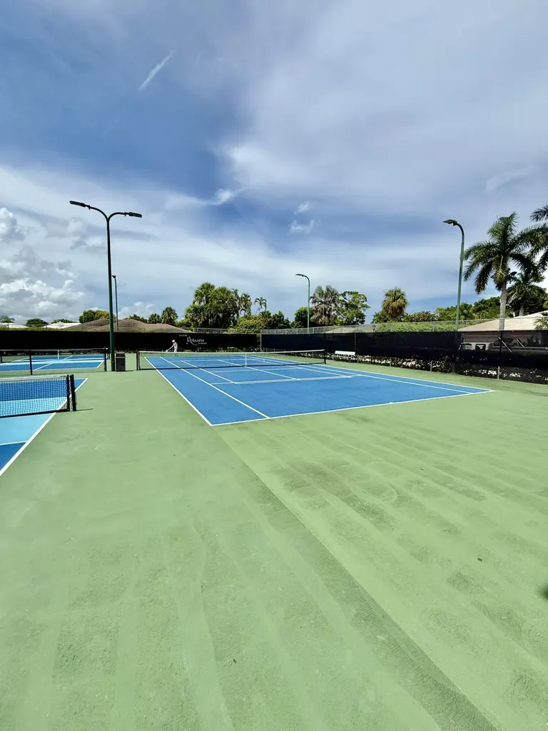 362 Yorktowne Circle Atlantis FL 33462