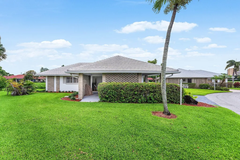 362 Yorktowne Circle Atlantis FL 33462