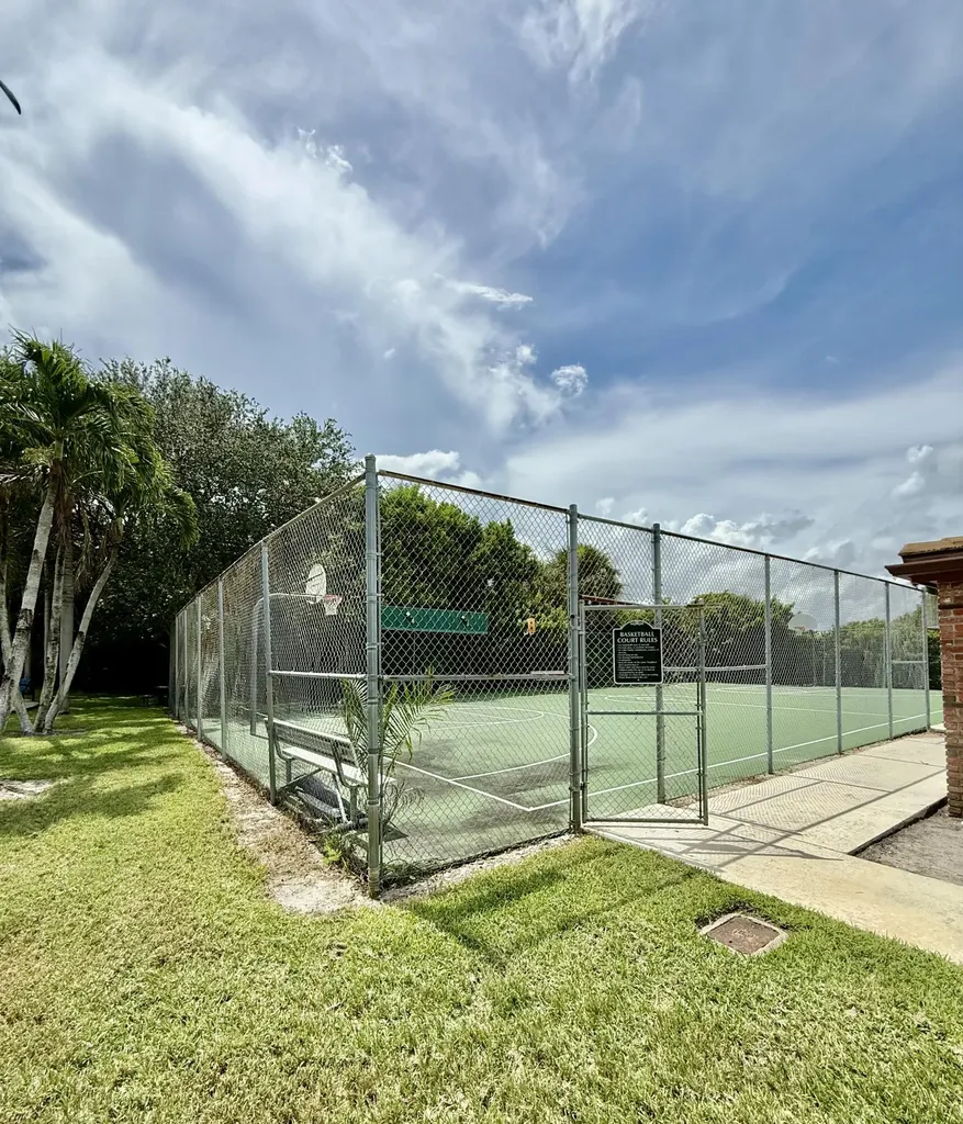 362 Yorktowne Circle Atlantis FL 33462