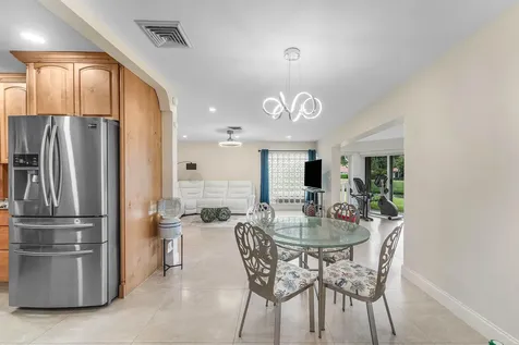 362 Yorktowne Circle Atlantis FL 33462