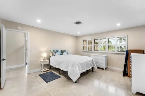 362 Yorktowne Circle Atlantis FL 33462