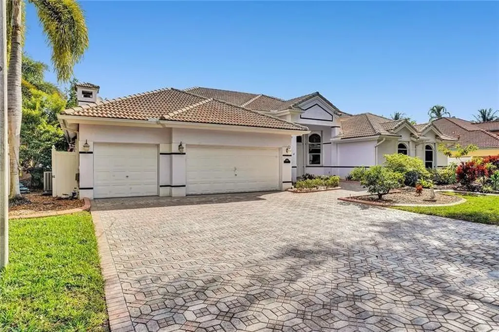 2030 SW 62nd Avenue Plantation FL 33317