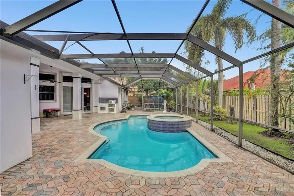 2030 SW 62nd Avenue Plantation FL 33317