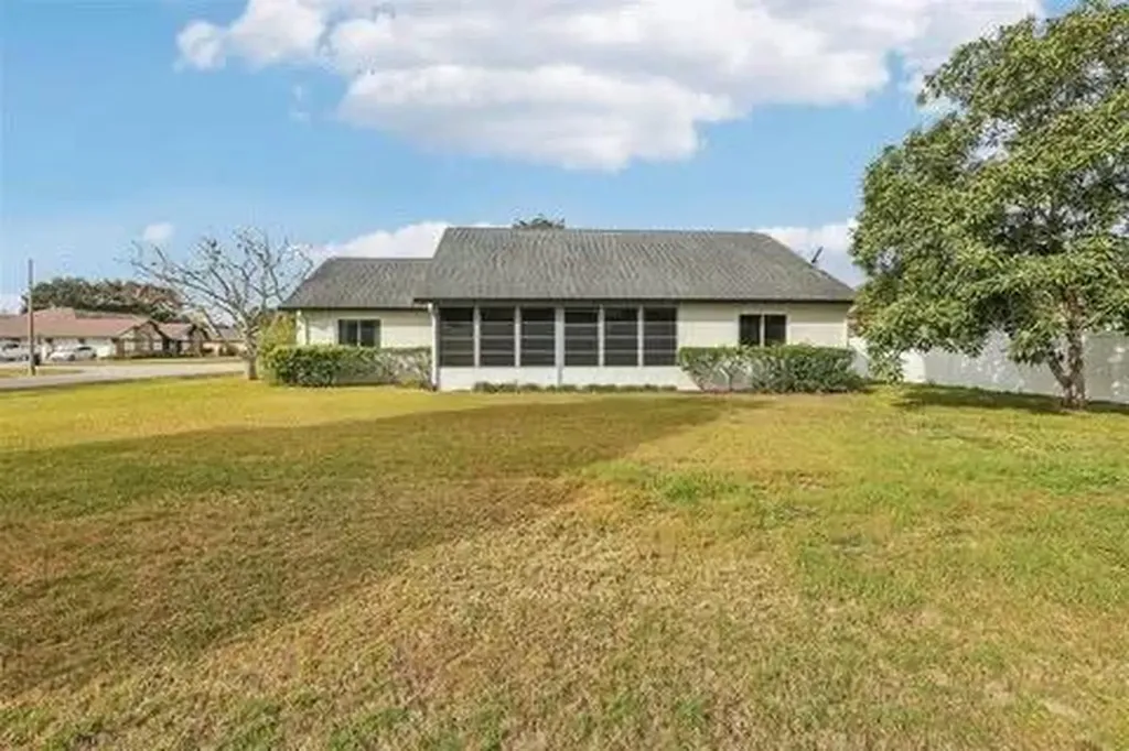 2367 Bagdad Avenue Orlando FL 32833