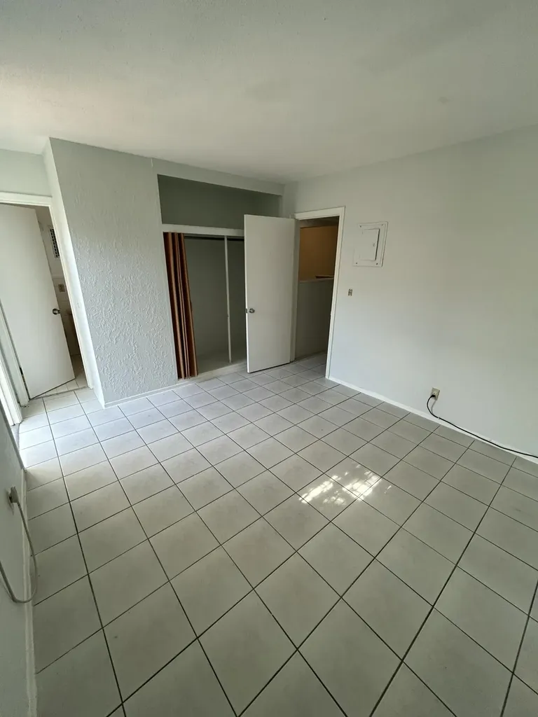 5881 NE 18th Avenue Fort Lauderdale FL 33334