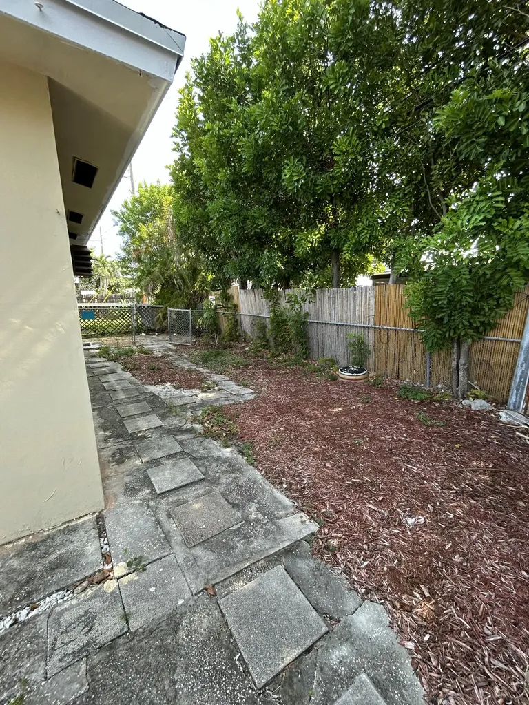 5881 NE 18th Avenue Fort Lauderdale FL 33334