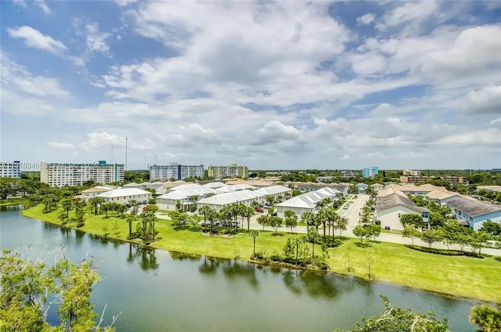 3850 Washington Street Hollywood FL 33021