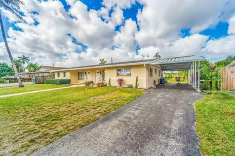 4681 SW 43rd Terrace Dania Beach FL 33314
