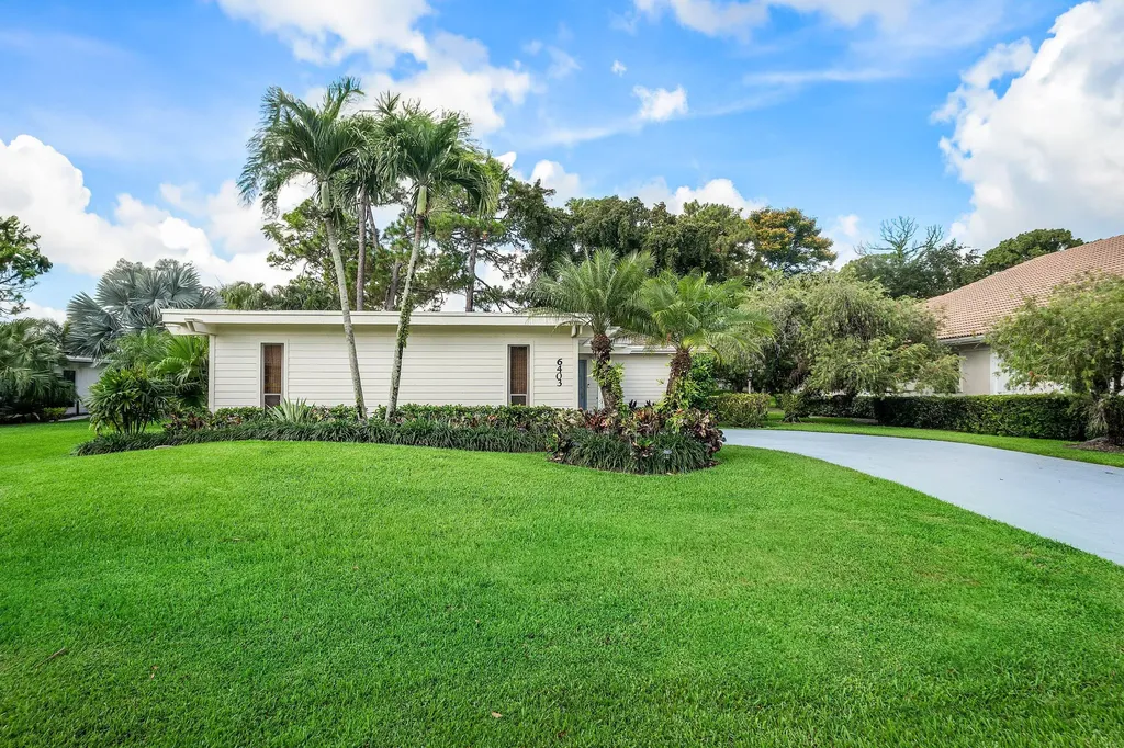 6403 Eastpointe Pines Street Palm Beach Gardens FL 33418