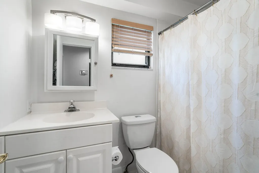 6403 Eastpointe Pines Street Palm Beach Gardens FL 33418