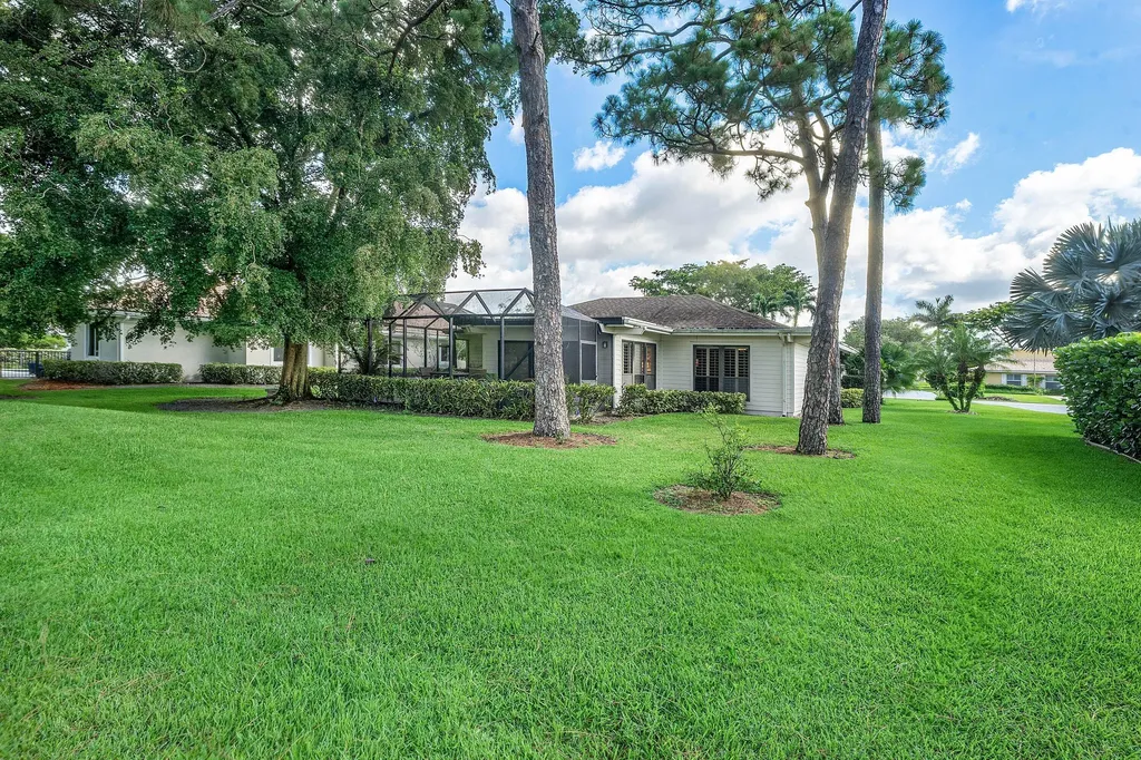 6403 Eastpointe Pines Street Palm Beach Gardens FL 33418