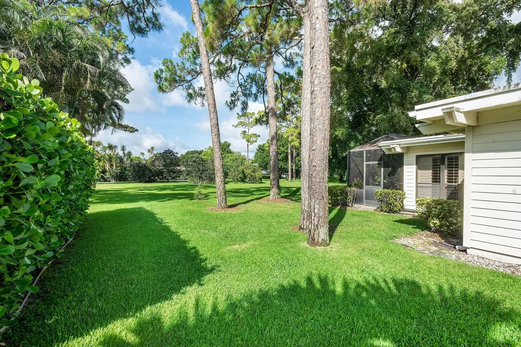 6403 Eastpointe Pines Street Palm Beach Gardens FL 33418