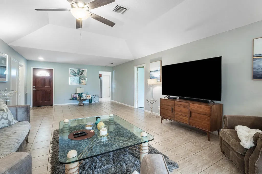 6403 Eastpointe Pines Street Palm Beach Gardens FL 33418
