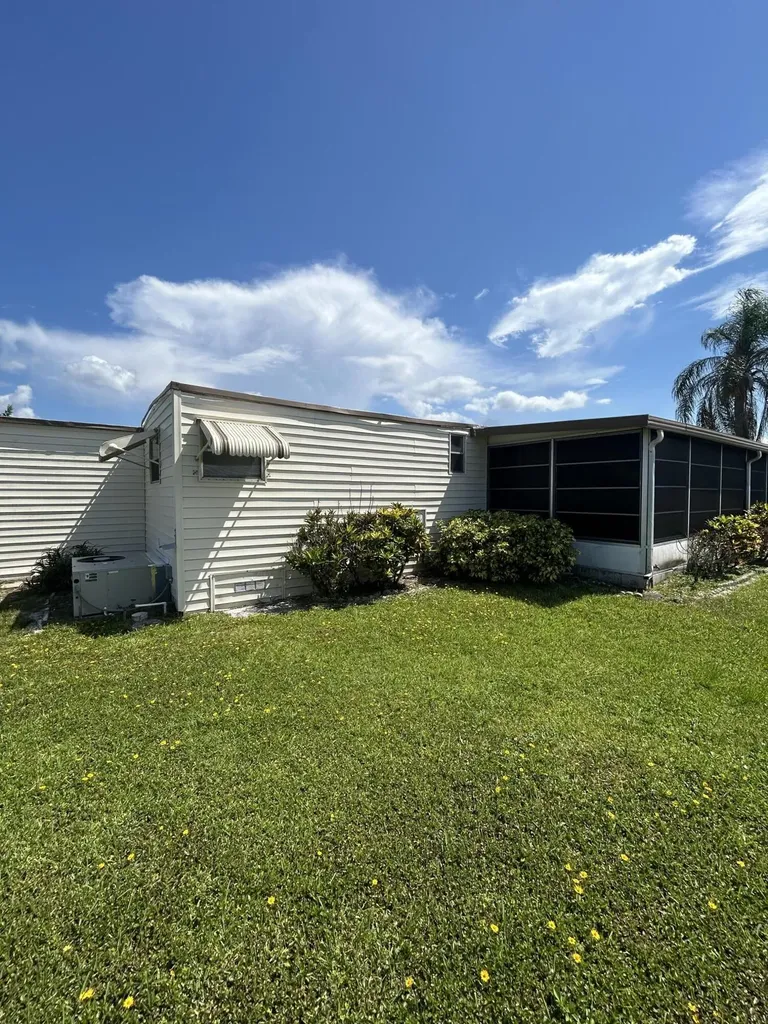8379 SE Eagle Avenue Hobe Sound FL 33455