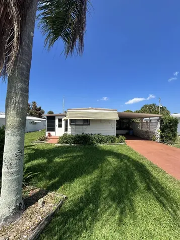 8379 SE Eagle Avenue Hobe Sound FL 33455