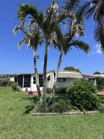 8379 SE Eagle Avenue Hobe Sound FL 33455