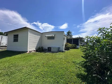 8379 SE Eagle Avenue Hobe Sound FL 33455