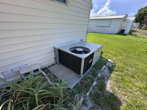 8379 SE Eagle Avenue Hobe Sound FL 33455