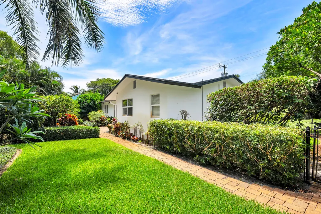 844 Avon Road West Palm Beach FL 33401