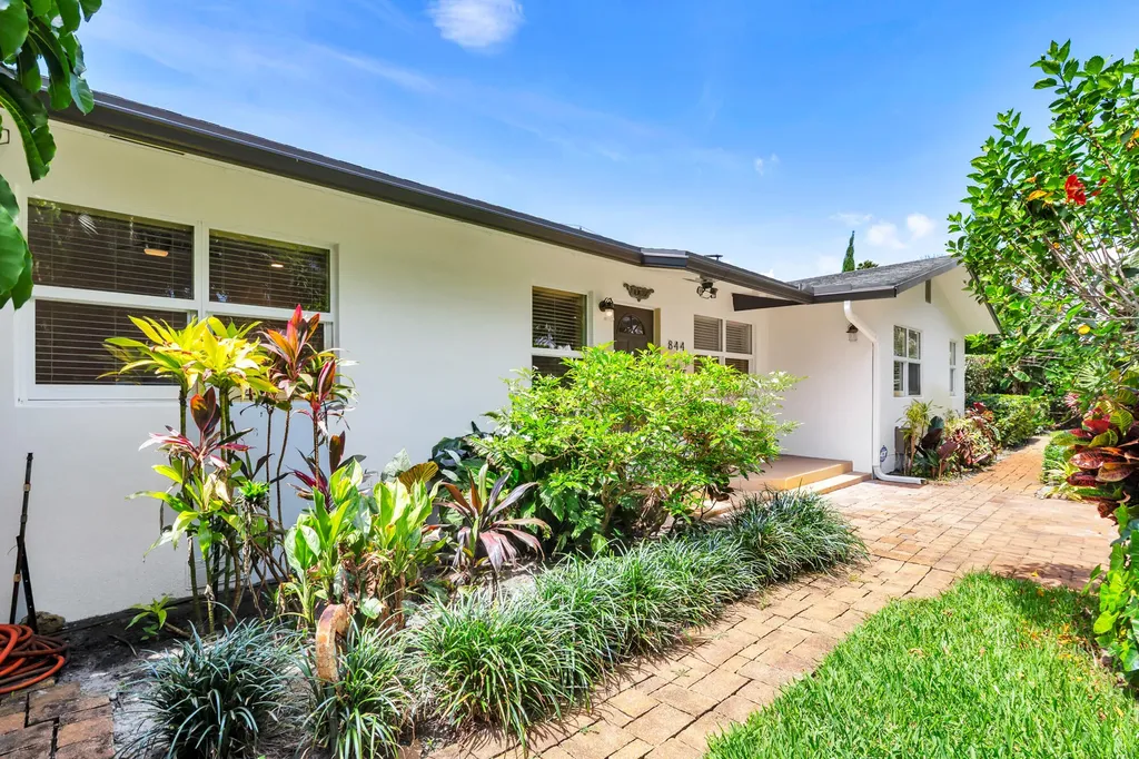 844 Avon Road West Palm Beach FL 33401