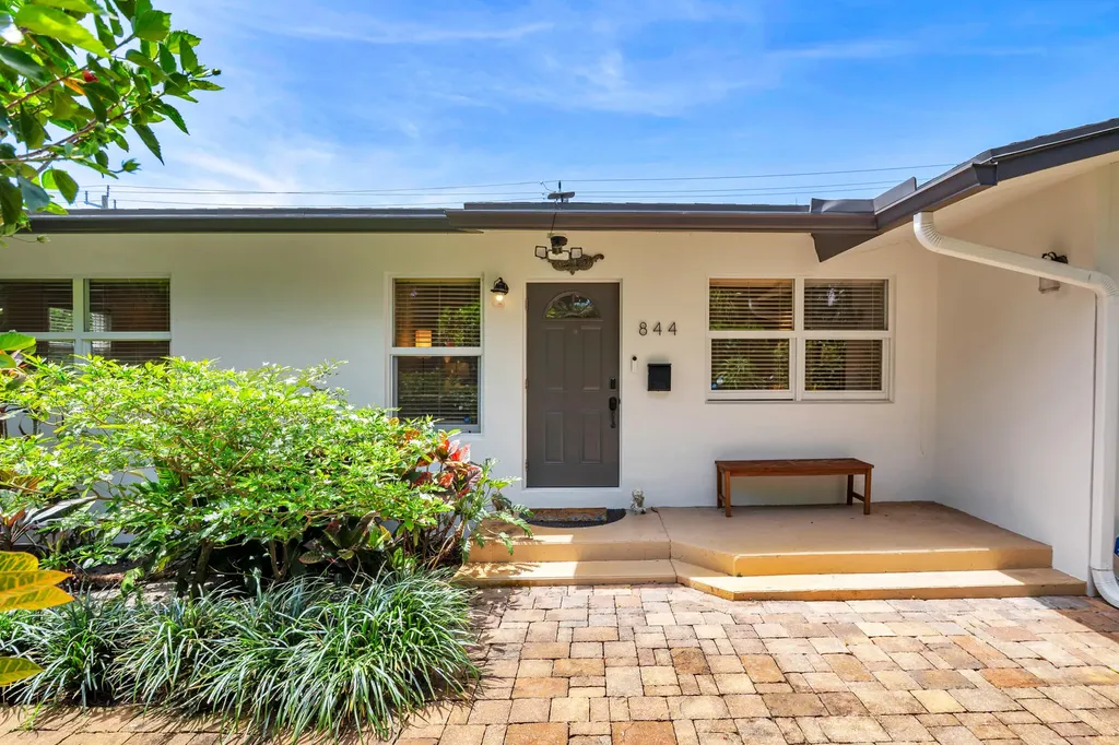 844 Avon Road West Palm Beach FL 33401