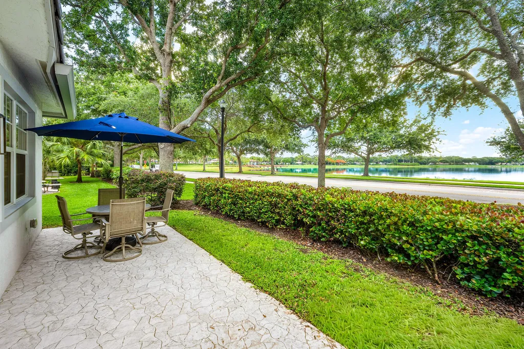 550 Tomahawk Court Palm Beach Gardens FL 33410