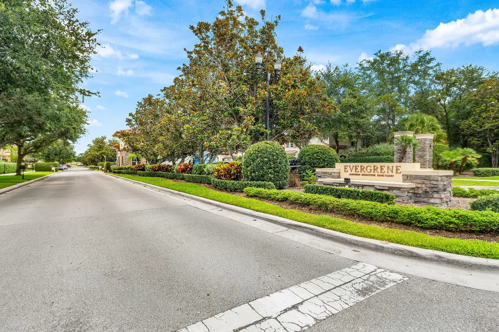 550 Tomahawk Court Palm Beach Gardens FL 33410