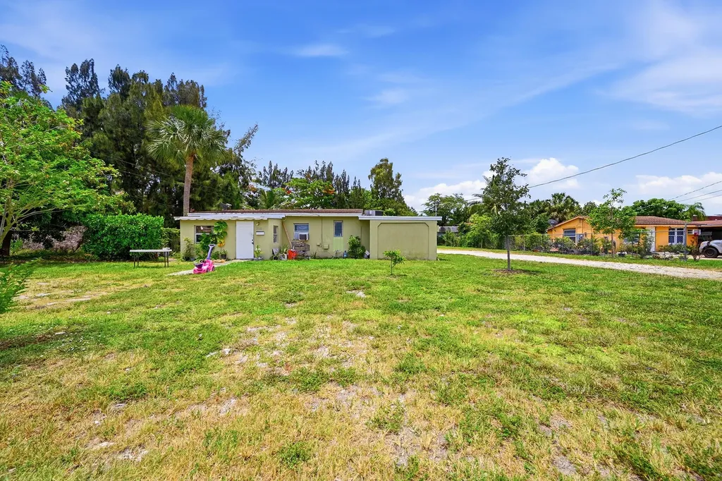 700 SW 8th Street Pompano Beach FL 33060