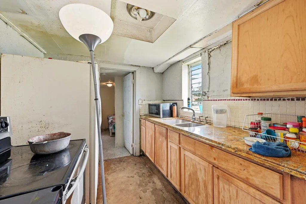 700 SW 8th Street Pompano Beach FL 33060