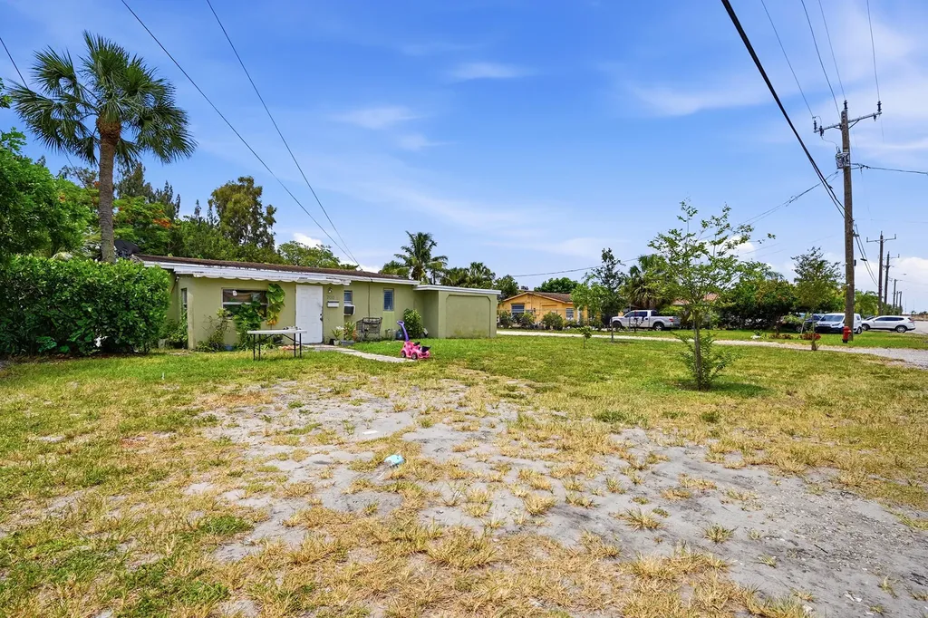 700 SW 8th Street Pompano Beach FL 33060