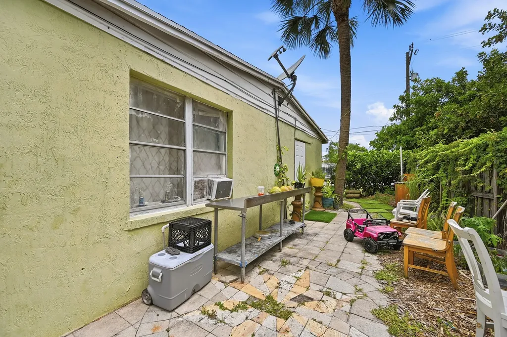700 SW 8th Street Pompano Beach FL 33060
