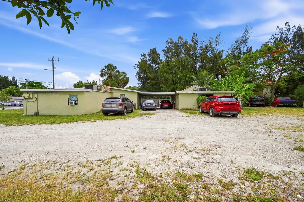 700 SW 8th Street Pompano Beach FL 33060