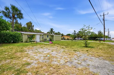 700 SW 8th Street Pompano Beach FL 33060