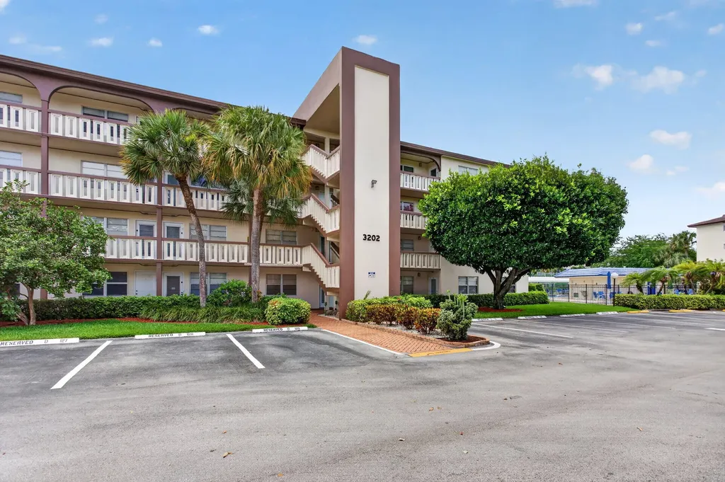 3202 Portofino Point Coconut Creek FL 33066