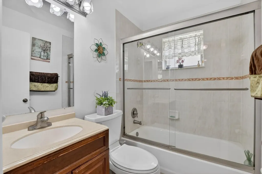 3857 NW 1st Place Deerfield Beach FL 33442