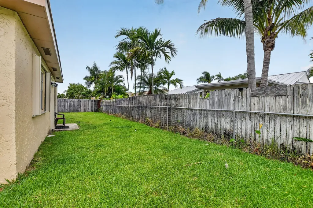 3857 NW 1st Place Deerfield Beach FL 33442