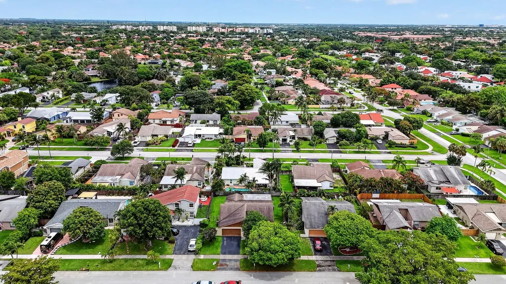 3857 NW 1st Place Deerfield Beach FL 33442