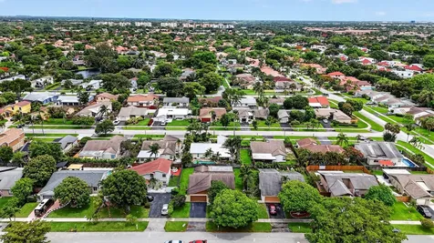 3857 NW 1st Place Deerfield Beach FL 33442
