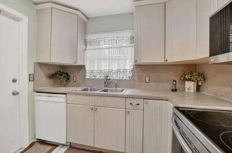 3857 NW 1st Place Deerfield Beach FL 33442