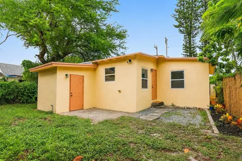 3207 Pinewood Avenue West Palm Beach FL 33407